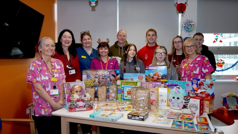 Other image for Selfless Hollie spreads Christmas cheer
